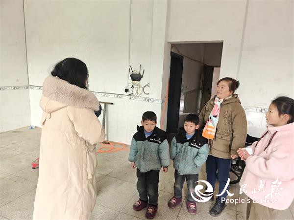 寒冬暖人心 ，家访传温情 ——开江县···