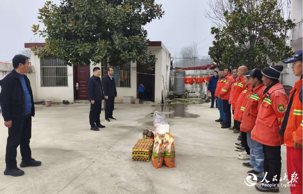 一线慰问送关怀  联防联控护青山