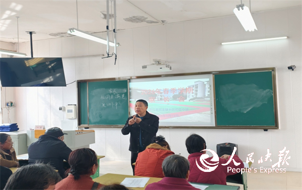 暖心护成长，营养伴少年——开江县回龙···